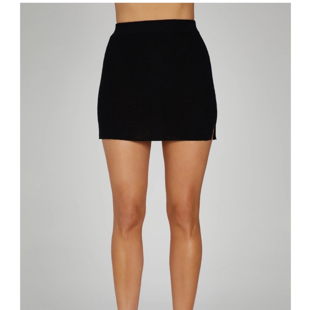 Meshki Elegant Black Mini Skirt